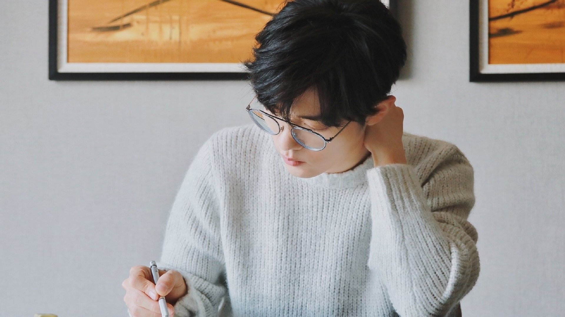 德国骑手格里高利·瓦特莱特在2024年国际马术联合会障碍赛世界巡回赛中以“Maximus”马匹获得个人第五名，展现坚韧精神。